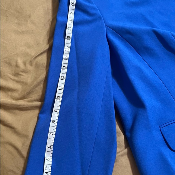 Le Suit, New, Two-Piece Pantsuit - Picture 5 of 14